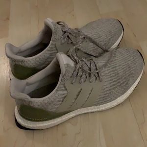 Adidas Ultra boost Size 7 Olive